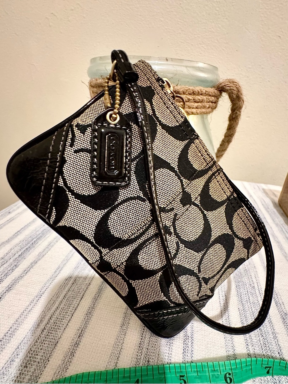COACH Black Signature C Jacquard Wristlet Bag Patent Leather Corners EUC
